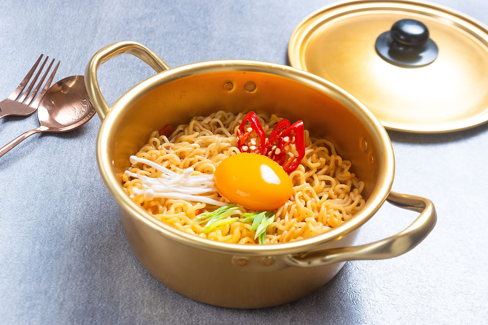 辛辣食物:可能引起消化不適,影響睡眠。