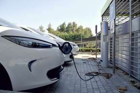 Estratégia de desenvolvimento verde ou interesse comercial? Carros elétricos chineses e a reconfiguração geopolítica.
