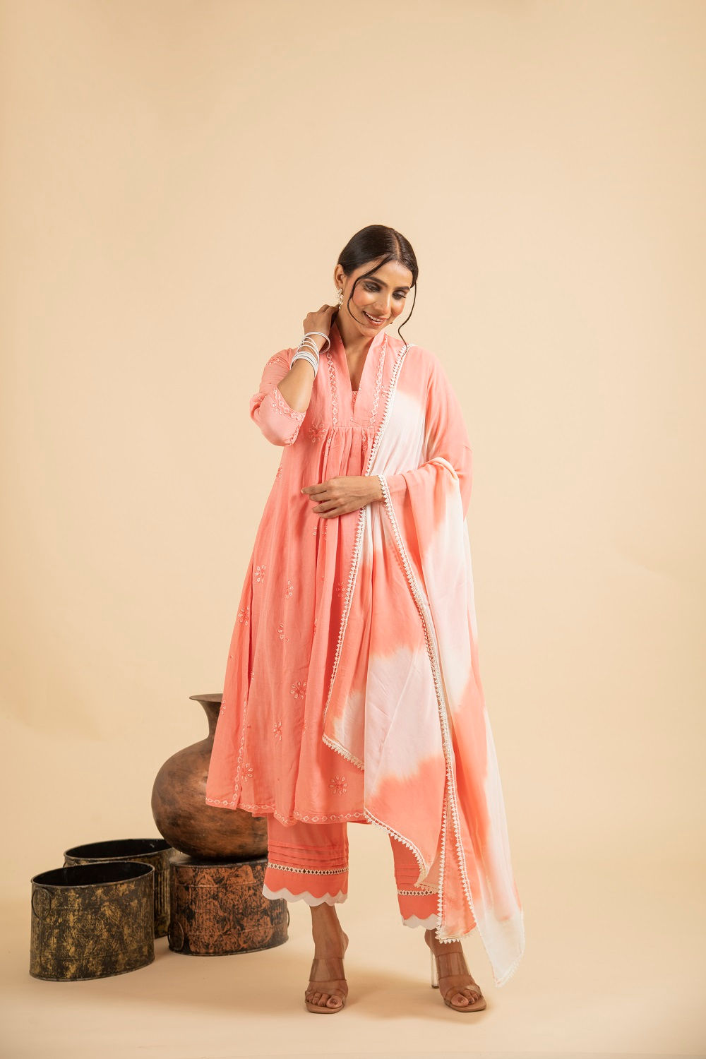 Peach and White leheriya dupatta