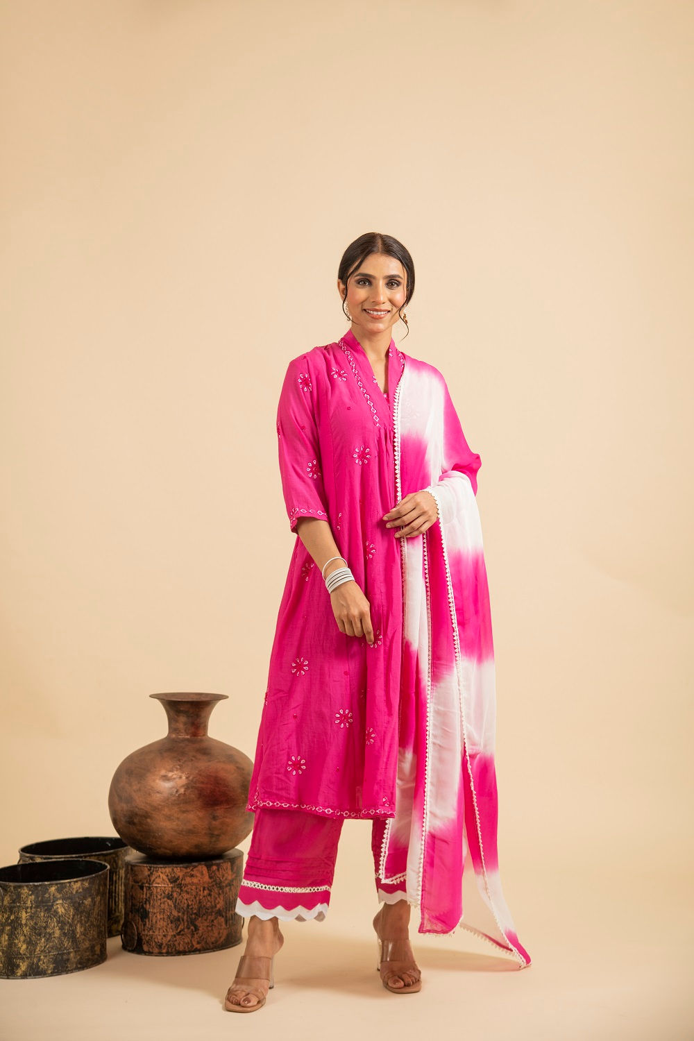 Pink and White leheriya dupatta