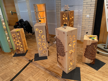 Lampe in Handarbeit aus Zirbenholz, handgefertigt, einzigartig