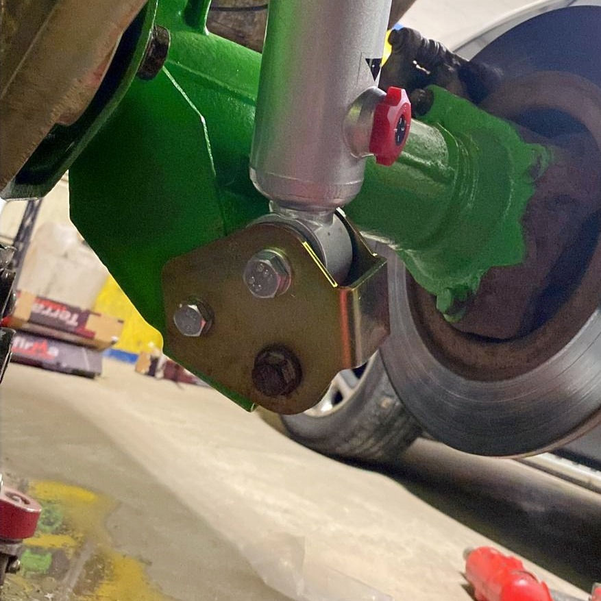 Thumbnail: Discovery 2 Rear Shock Relocation Droppers fitting 01