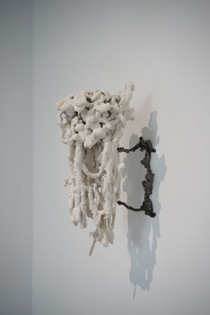 皮層-停電 (Cortex - power outage ) 
高強石膏、不鏽鋼、玻璃纖維強化塑膠 plaster, stainless steel, FRP 
22x22x42
