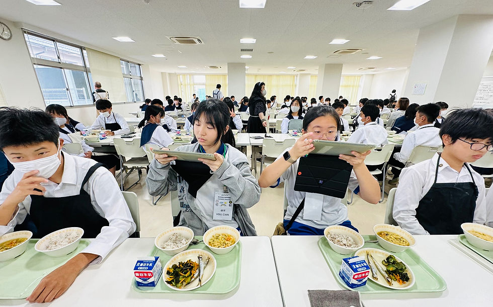 iPad 是「數位感官」:相機凍結鞠躬的角度,錄音捕捉掌聲的節奏,視覺化是溝通的最好方式。