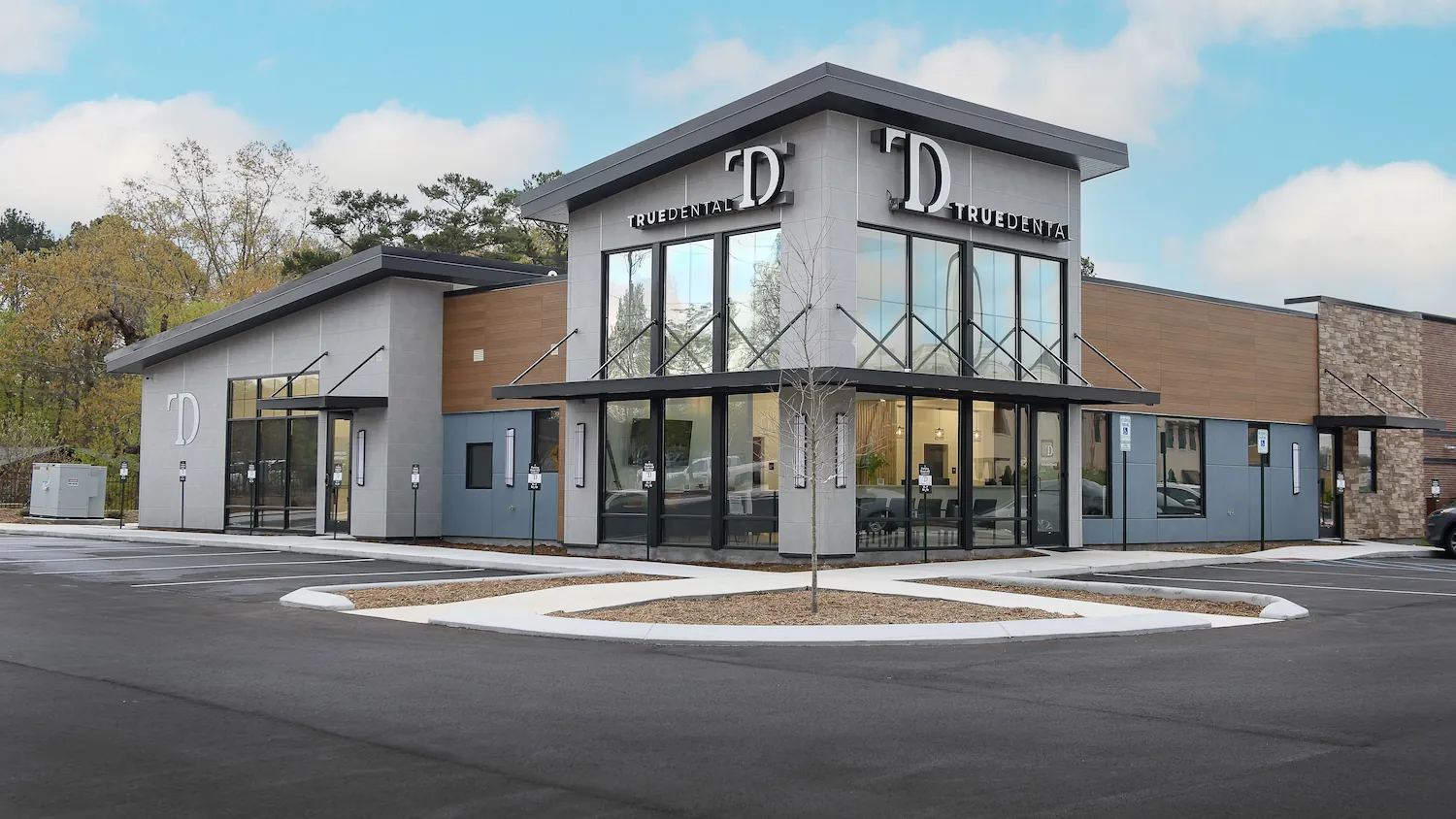 2-8434_Office_Dr Joel Davis_ Dr James Thompson_ Dr Luke Bessmer_True Dental_Cosmetic Denti
