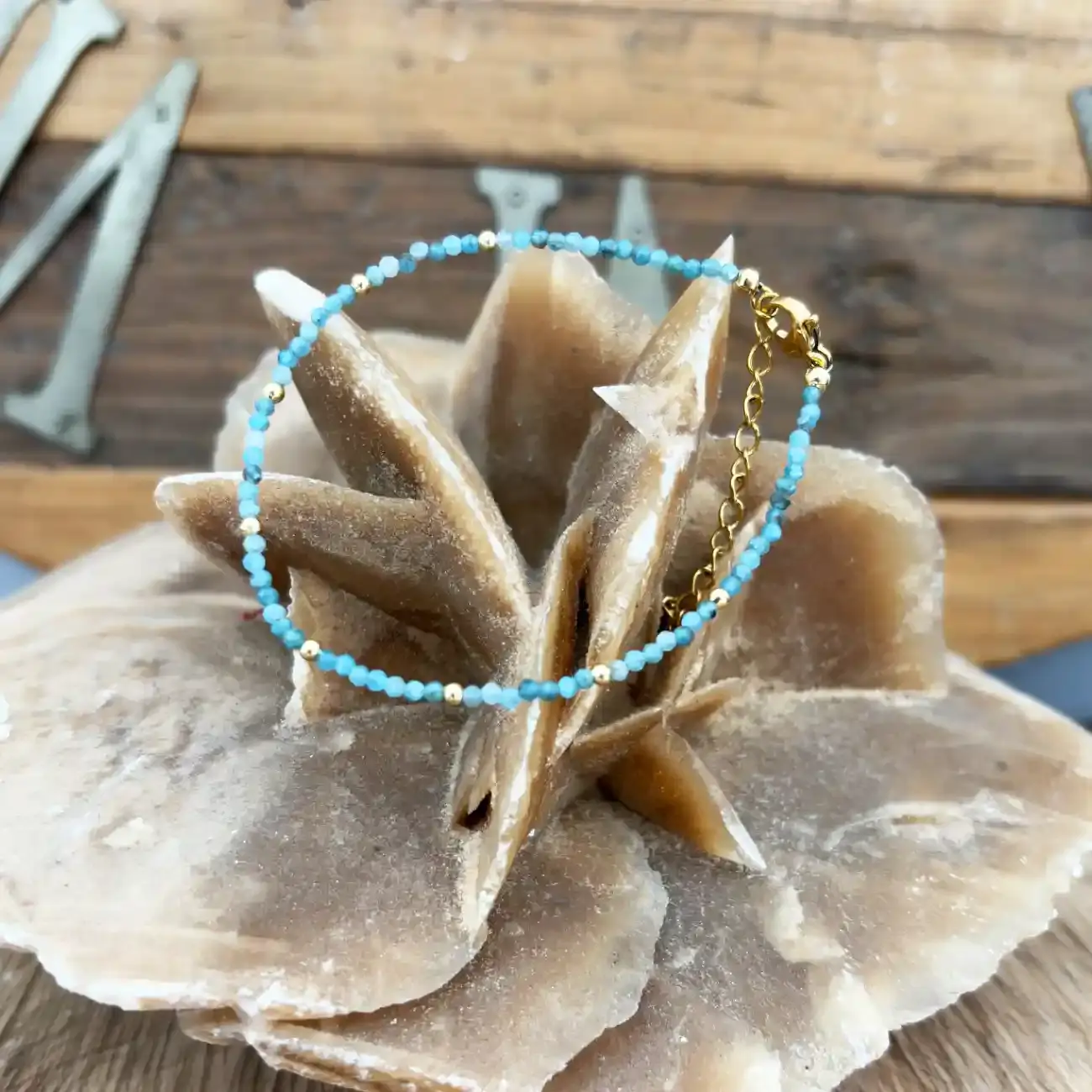 Bracelet doré Amara Apatite 3mm – Intuition et Vision intérieure