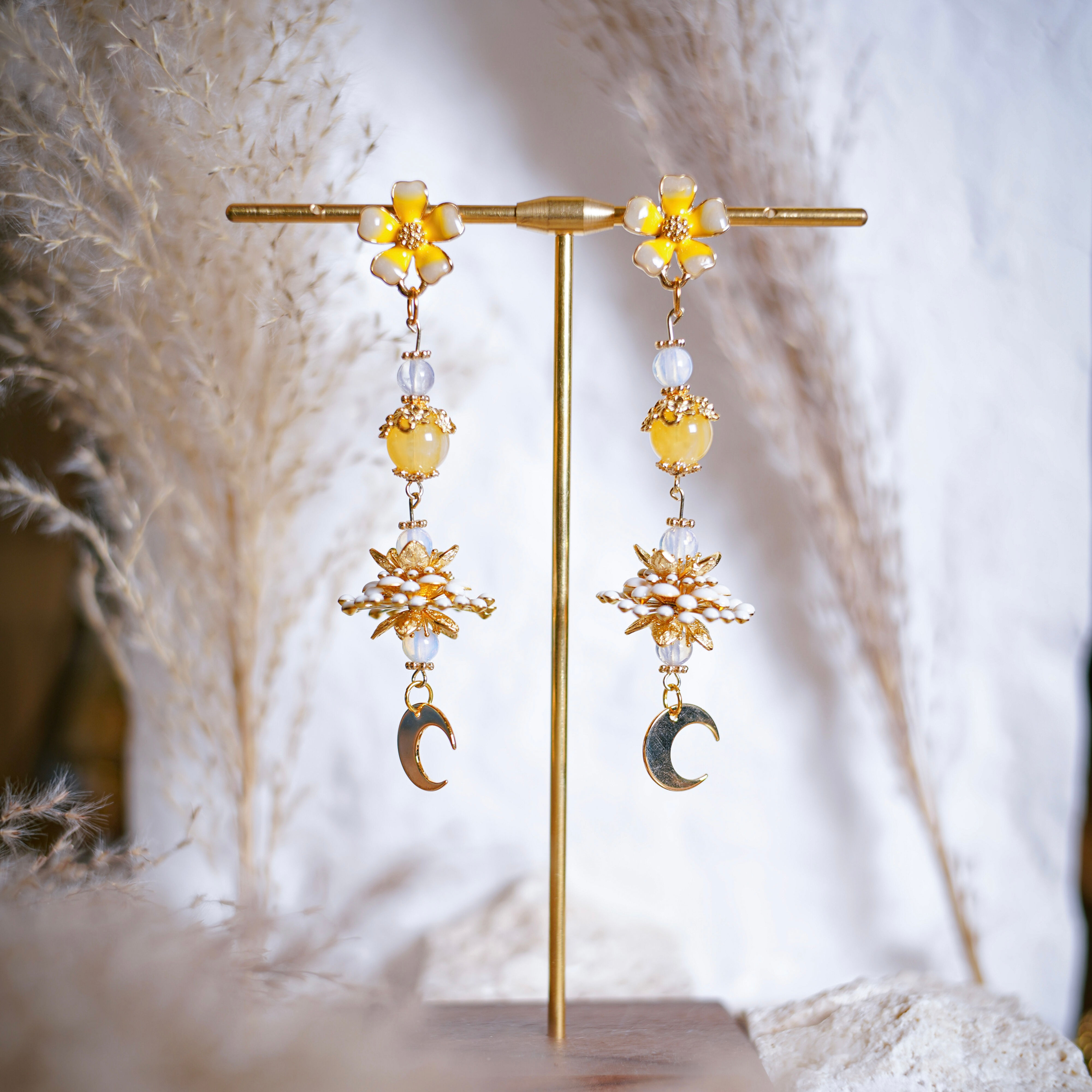 [s.siren]  Bumblebee Earrings