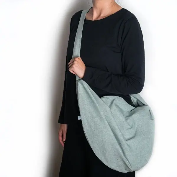 Bolso bandolera grande en color verde agua