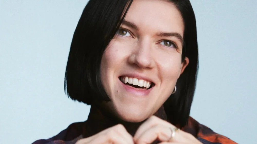 Romy Ralph Romy comparte su nuevo sencillo “Love Who You Love”