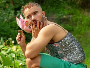 Olof Dreijer actuará en Barcelona y lanza “Loud Bloom”, su primer álbum en solitario