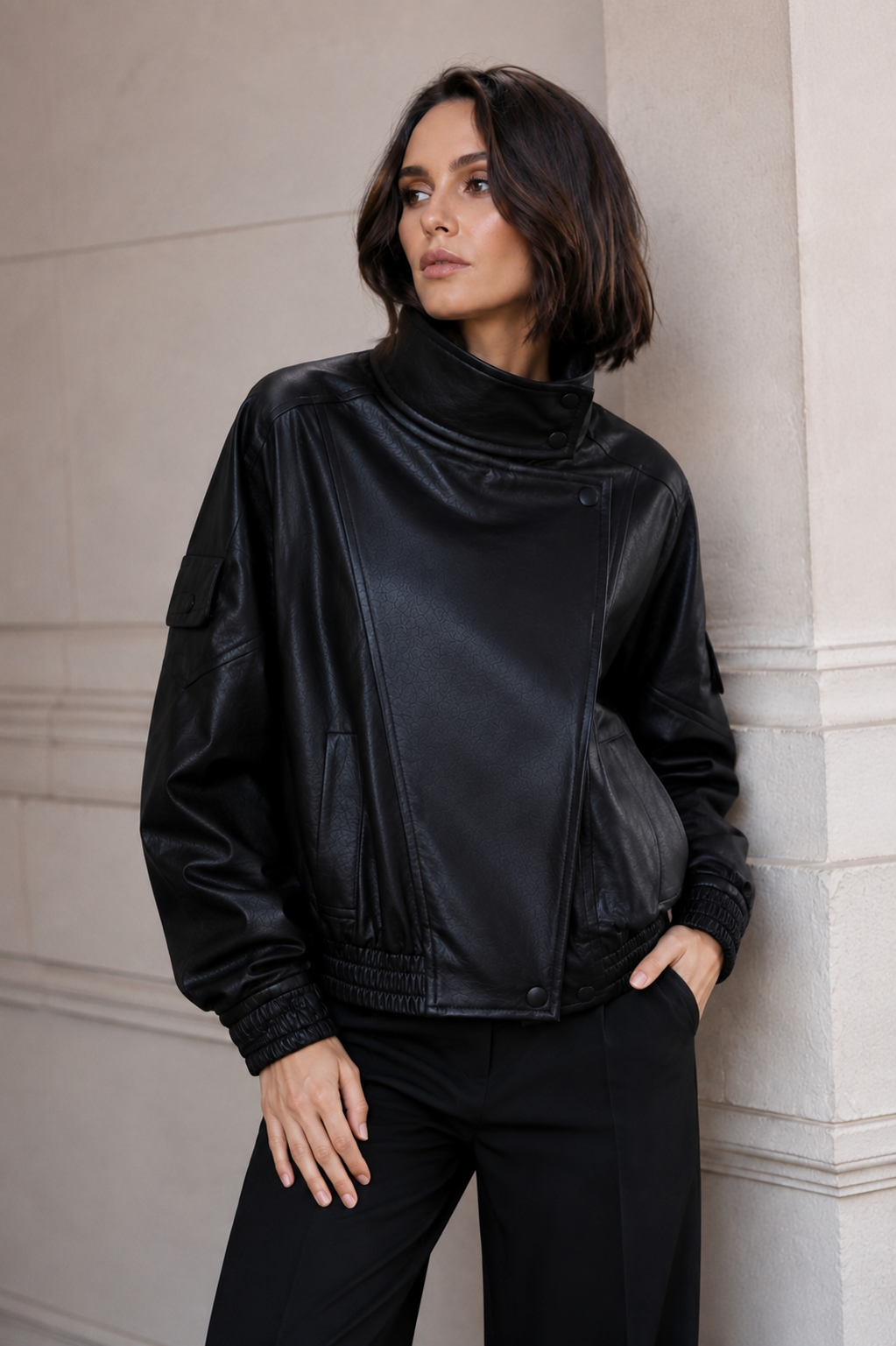 Jaqueta de Couro Valentina - Preto