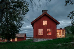 Äggdal-FALUN-ROUGE-CLAIR-FERME-nuit.jpeg