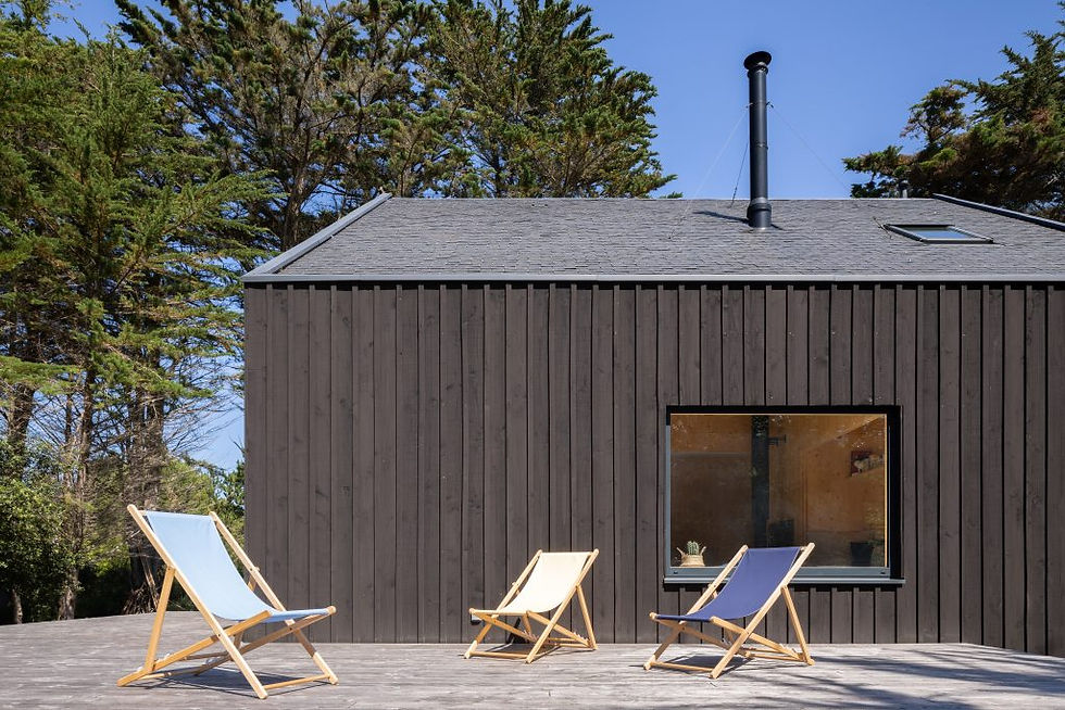 Maison dans le Finistere en peinture suédoise noir de Falun