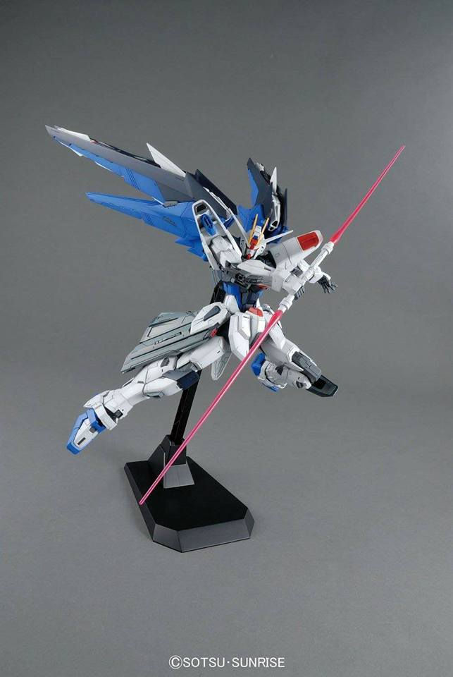 Thumbnail: MG 1/100 ZGMF-X10A FREEDOM GUNDAM Ver.2.0