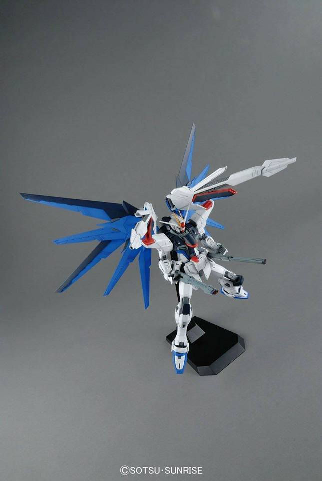 Thumbnail: MG 1/100 ZGMF-X10A FREEDOM GUNDAM Ver.2.0