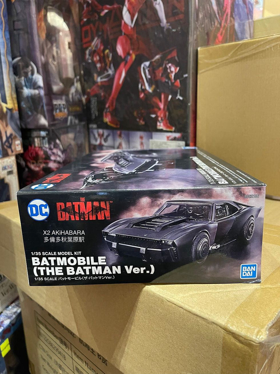 縮圖：1/35 SCALE MODEL KIT BATMOBILE (THE BATMAN Ver.)  蝙蝠車（2022 蝙蝠俠 Ver.）