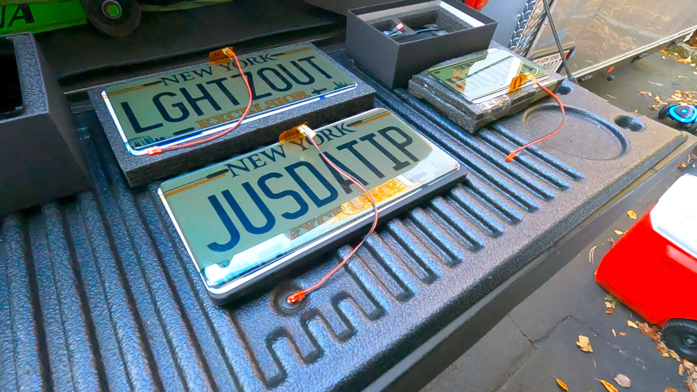 Lightzz Out Privacy Plates-North America 12x6