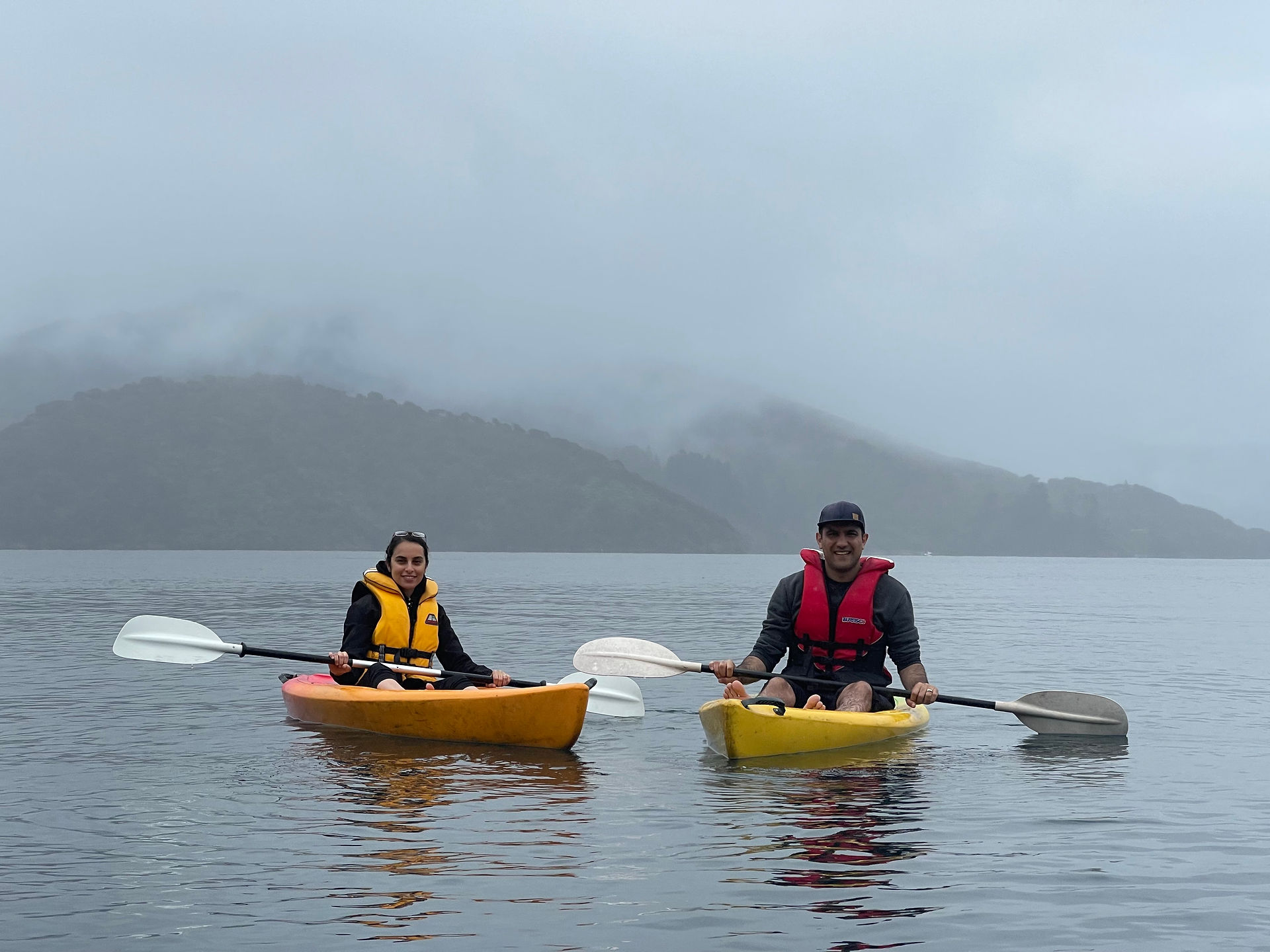 International Students kayaking at Marlbourough Sounds