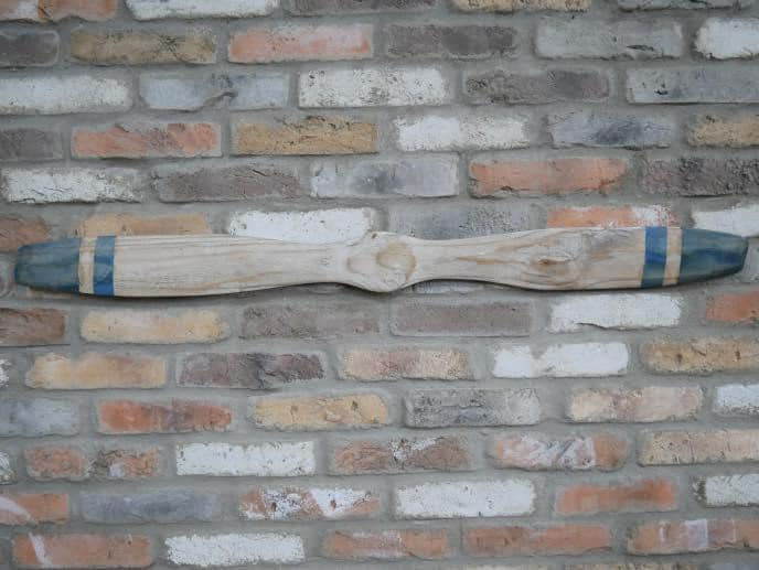 Thumbnail: Propeller shape wall decoration