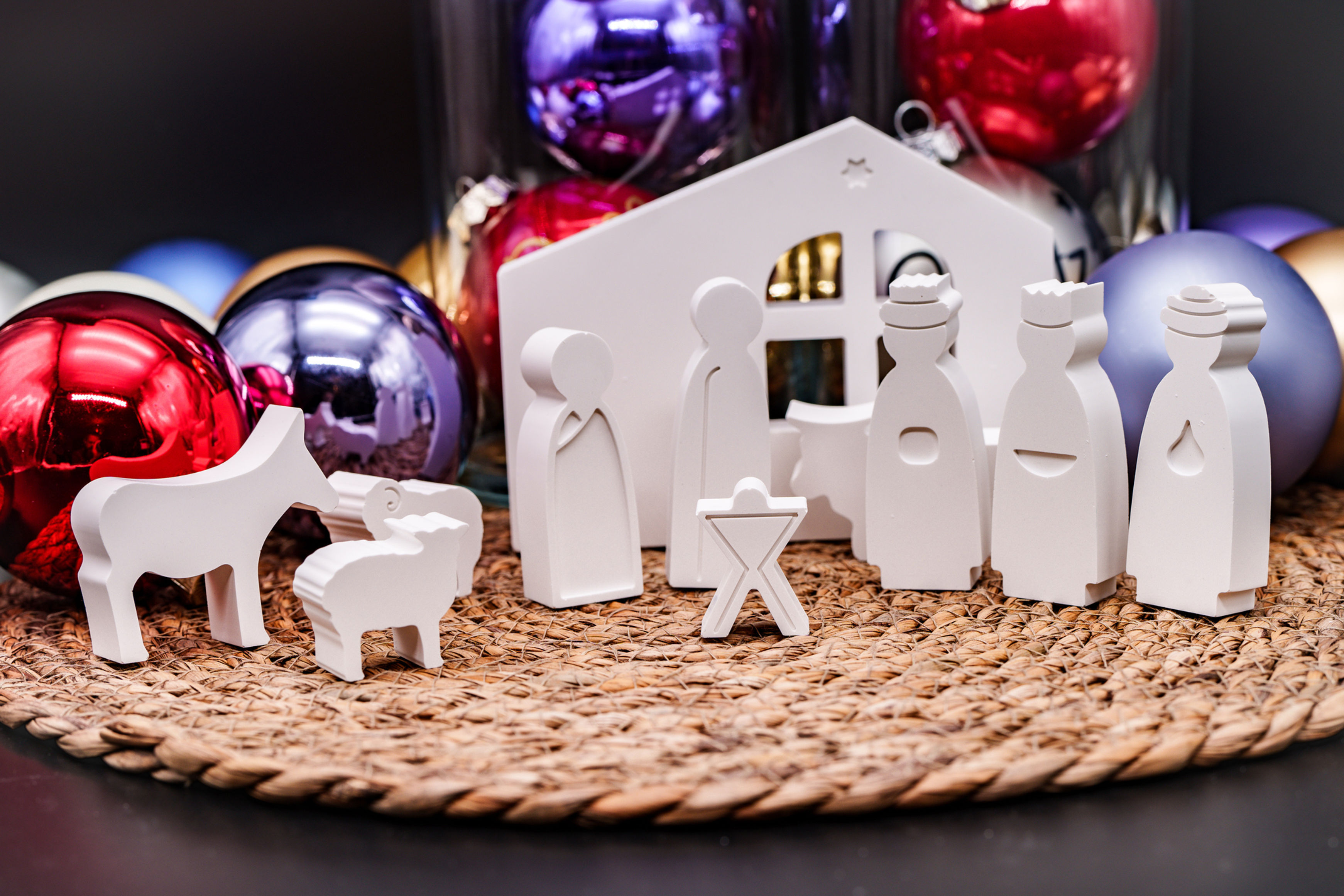 Minimalistische Krippe aus Kaltkeramik - Handgemachte Weihnachtsdekoration