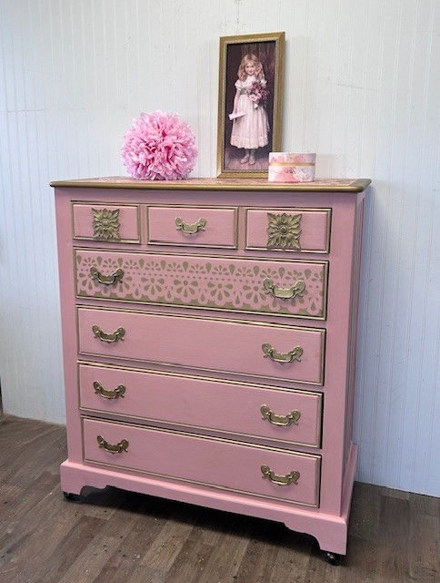 Large Pink 5 drawer dresser