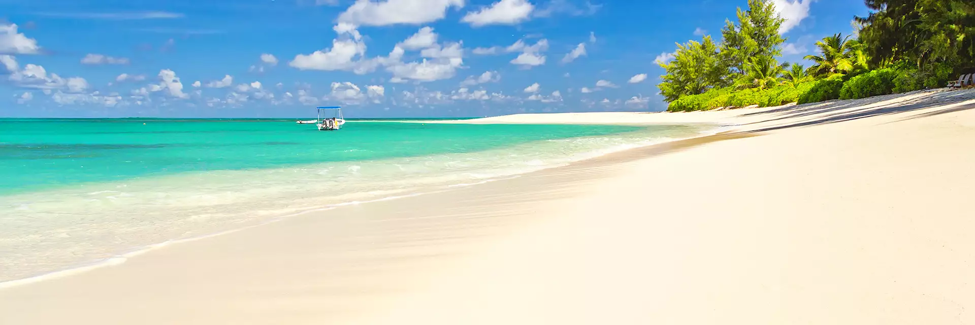 Viaja a las Seychelles y disfruta de la playa en la isla denis con landscapes of asia, la agencia de viajes en valdebebas y la moraleja