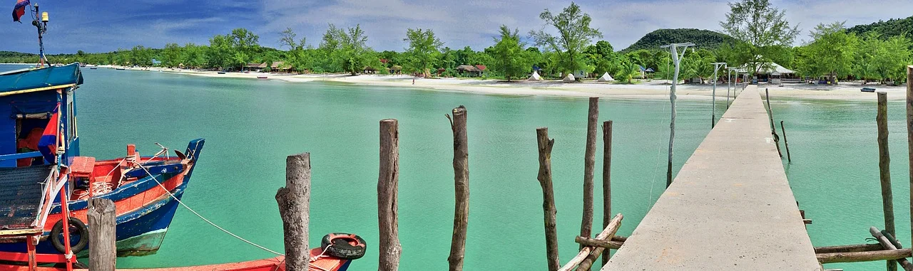 Viaja a Camboya con Landscapes of Asia y visita los templos de Angkor, en Siem Reap, y disfruta de excursiones a Phnom Penh y Battambang y los pueblos flotantes del lago Tonle Sap. Landscapes of Asia es la agencia de viajes en madrid y recomendada en Bodas.net que te ofrece descuento por reserva anticipada para viajar a Camboya.