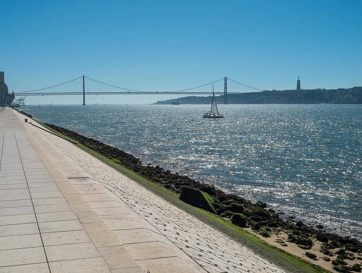 Margem do Rio Tejo - Lisboa - Portugal