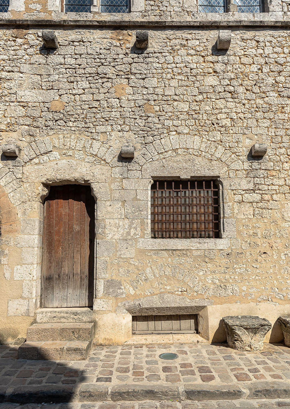 Porta e grade em Provins - França