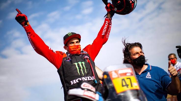 Kevin Benavides gana el Dakar 2021 en un brillante doblete de Honda content media