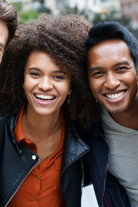 Selfie-Group-of-Happy-Friends-Wellness-Psychotherapy-Detroit-Mi_edited.jpg