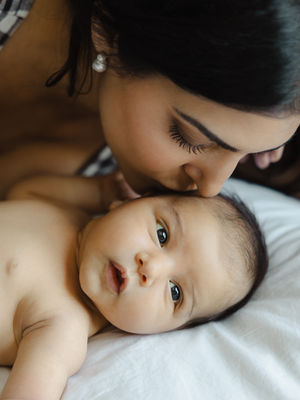 Featured Newborn Session: Natural In-Home Newborn & Family Photography in Greenwich