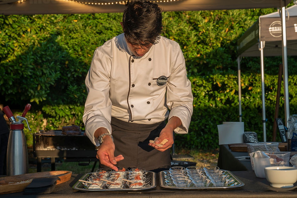 Chango Événement – traiteur argentin proposant viande grillée et sauce chimichurri maison à Paris