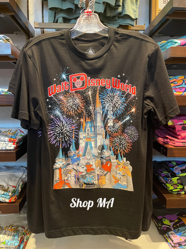 ☆Disneyland☆男女兼用 ミッキー&フレンズ お城と花火Tシャツ file.png