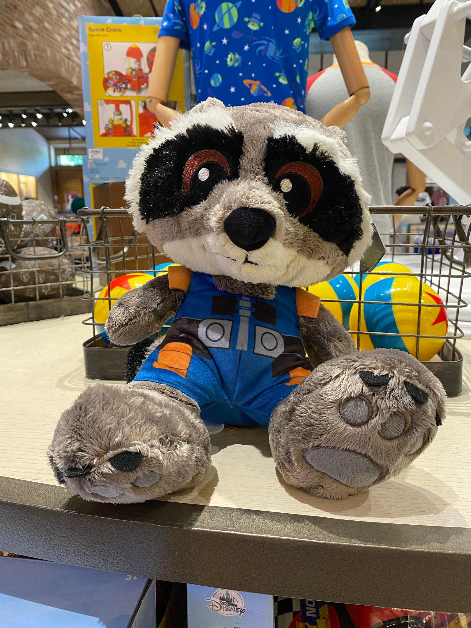 ビッグフィートぬいぐるみ　ロケットラクーン