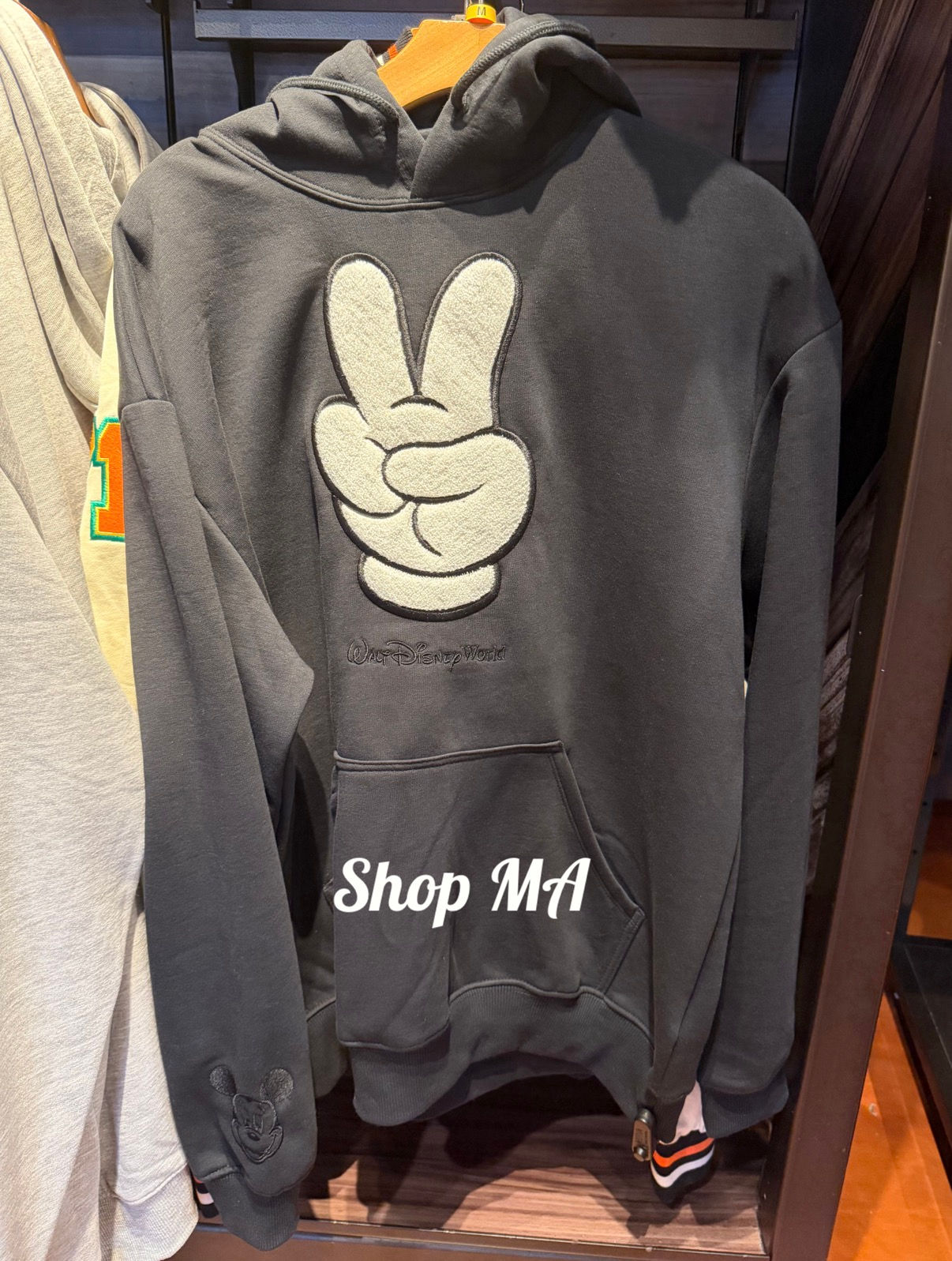 ミッキーピース　パーカー　ブラック