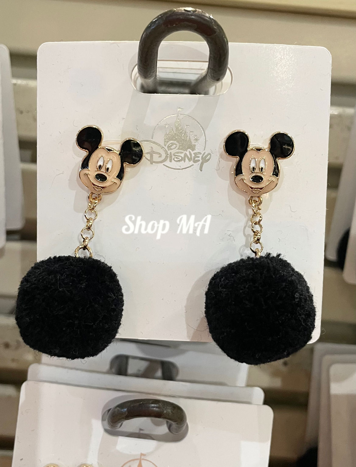 ミッキー　ポンポン　ピアス