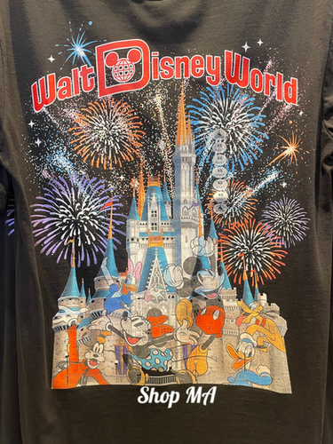 ☆Disneyland☆男女兼用 ミッキー&フレンズ お城と花火Tシャツ file.png