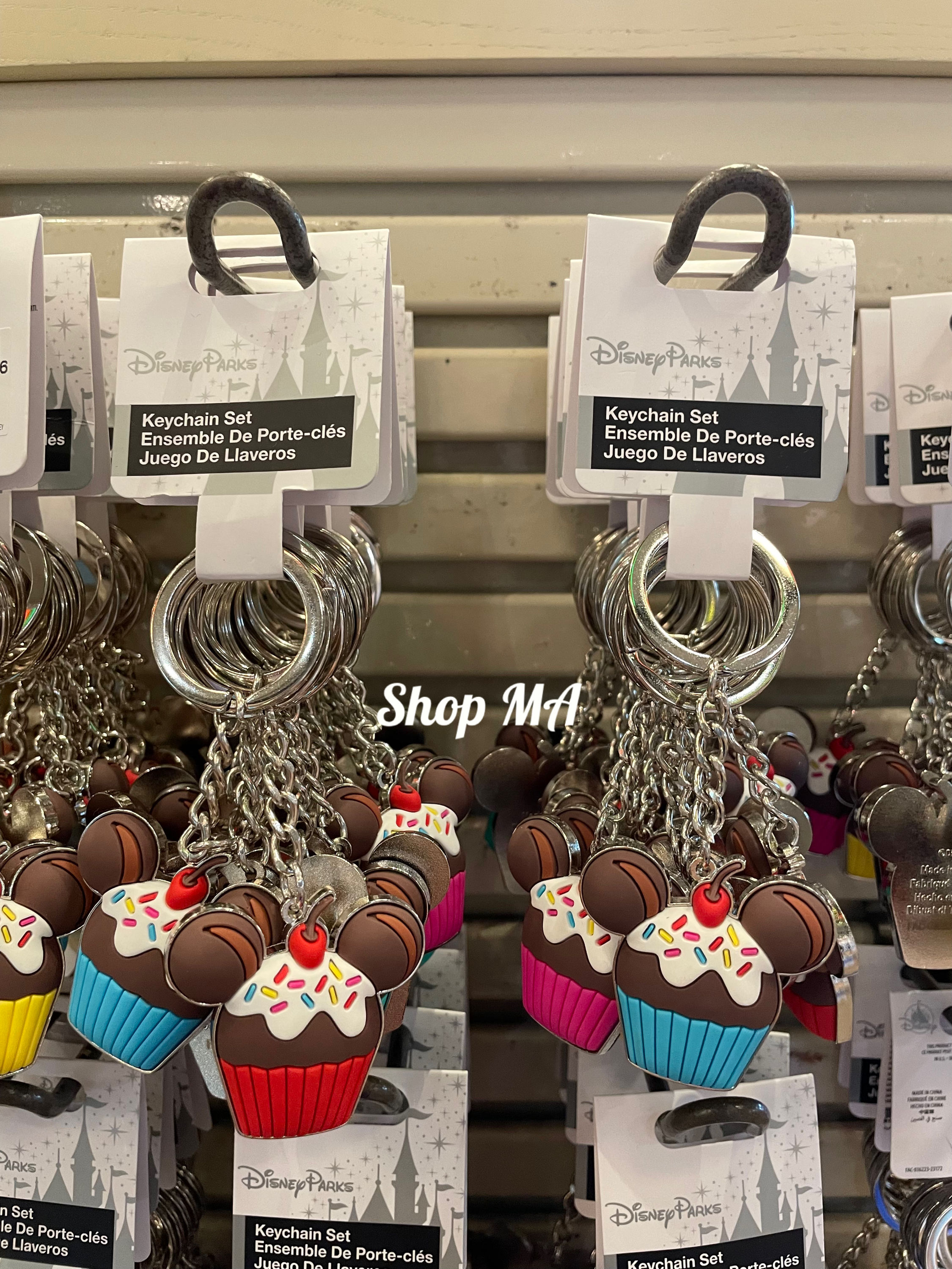 ミッキーカップケーキ　キーホルダー　５個セット