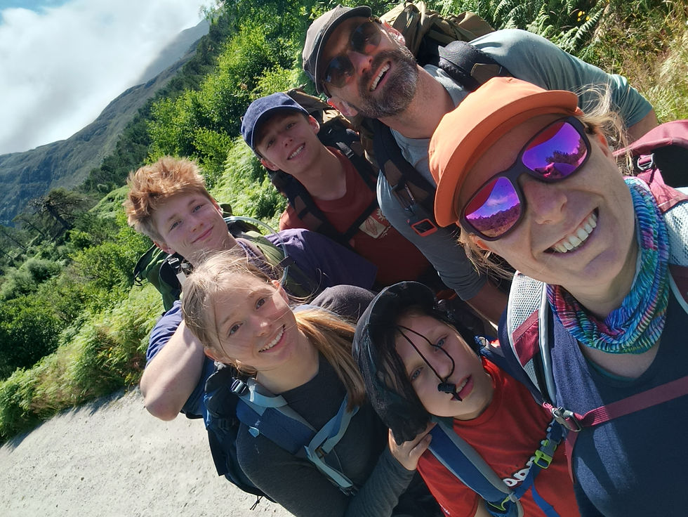 de hikers tegemoet gewandeld