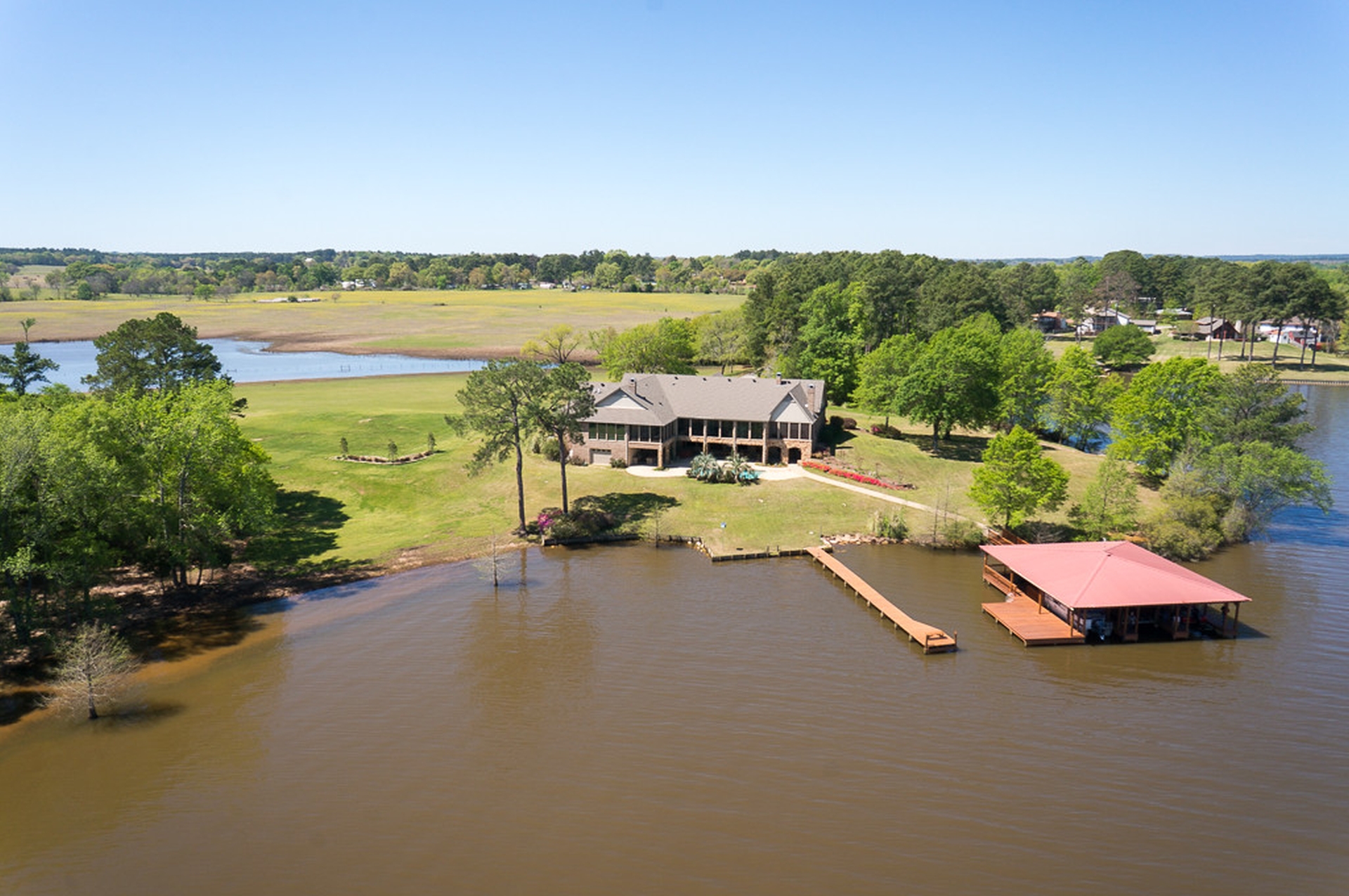 Pelican Point Lake Estate A Lake Palestine Property