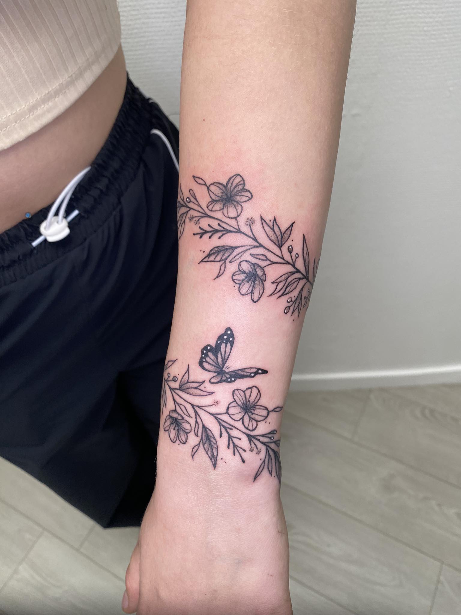 Floral Designs — Forbidden Ink — foto 5