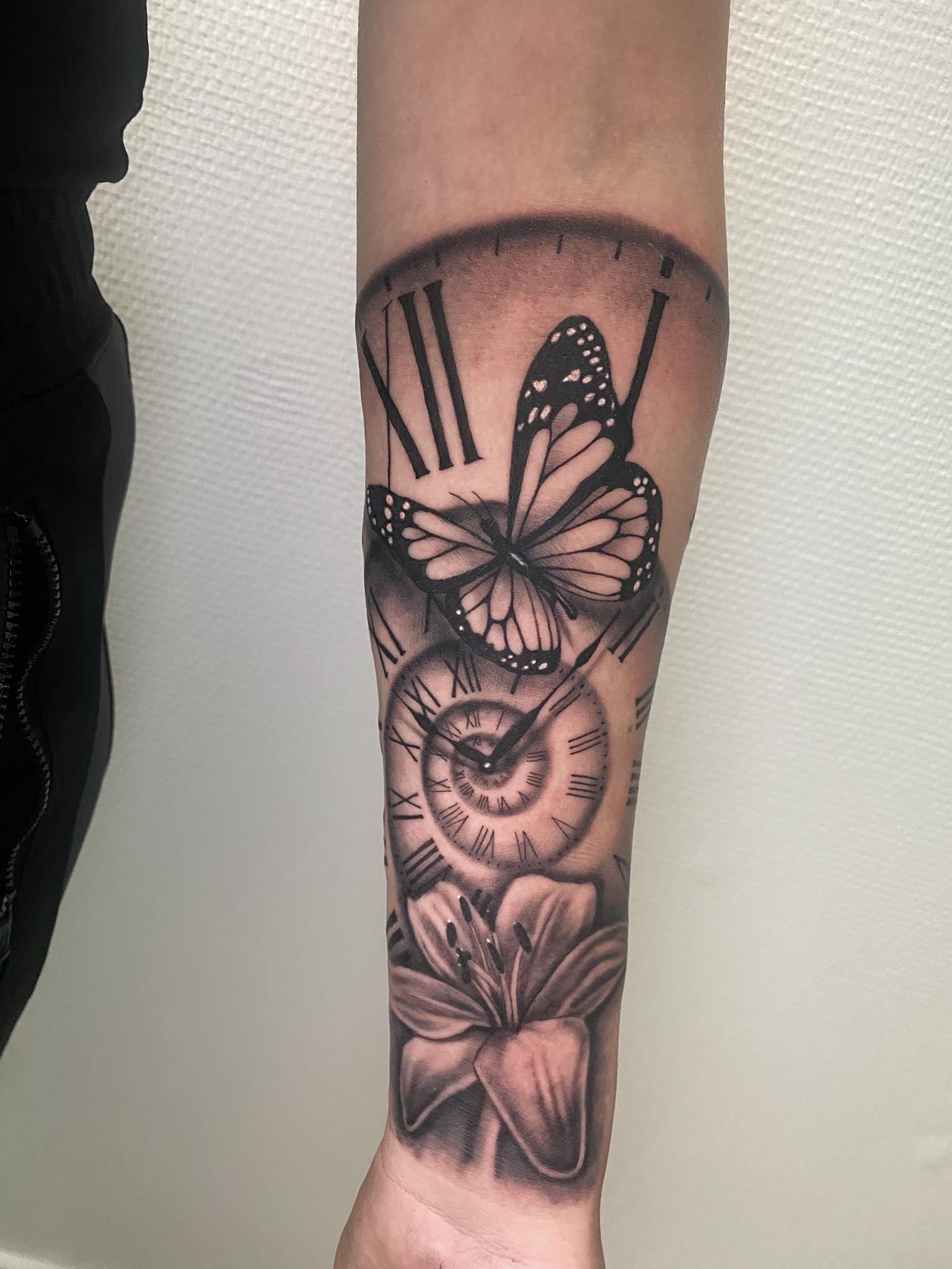 Black and Grey Realism — Forbidden Ink — foto 30