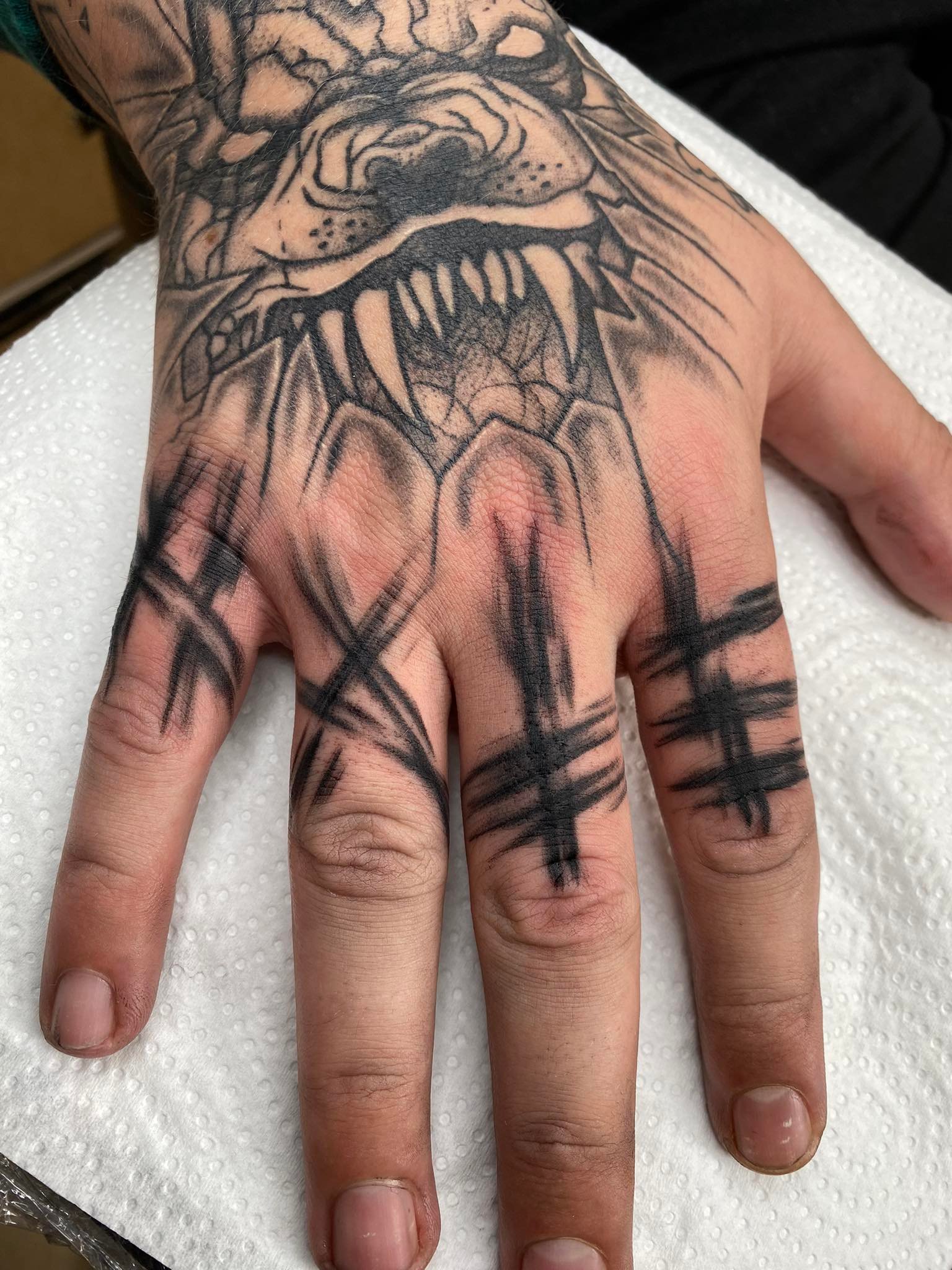 Custom Blackwork — Forbidden Ink — foto 23
