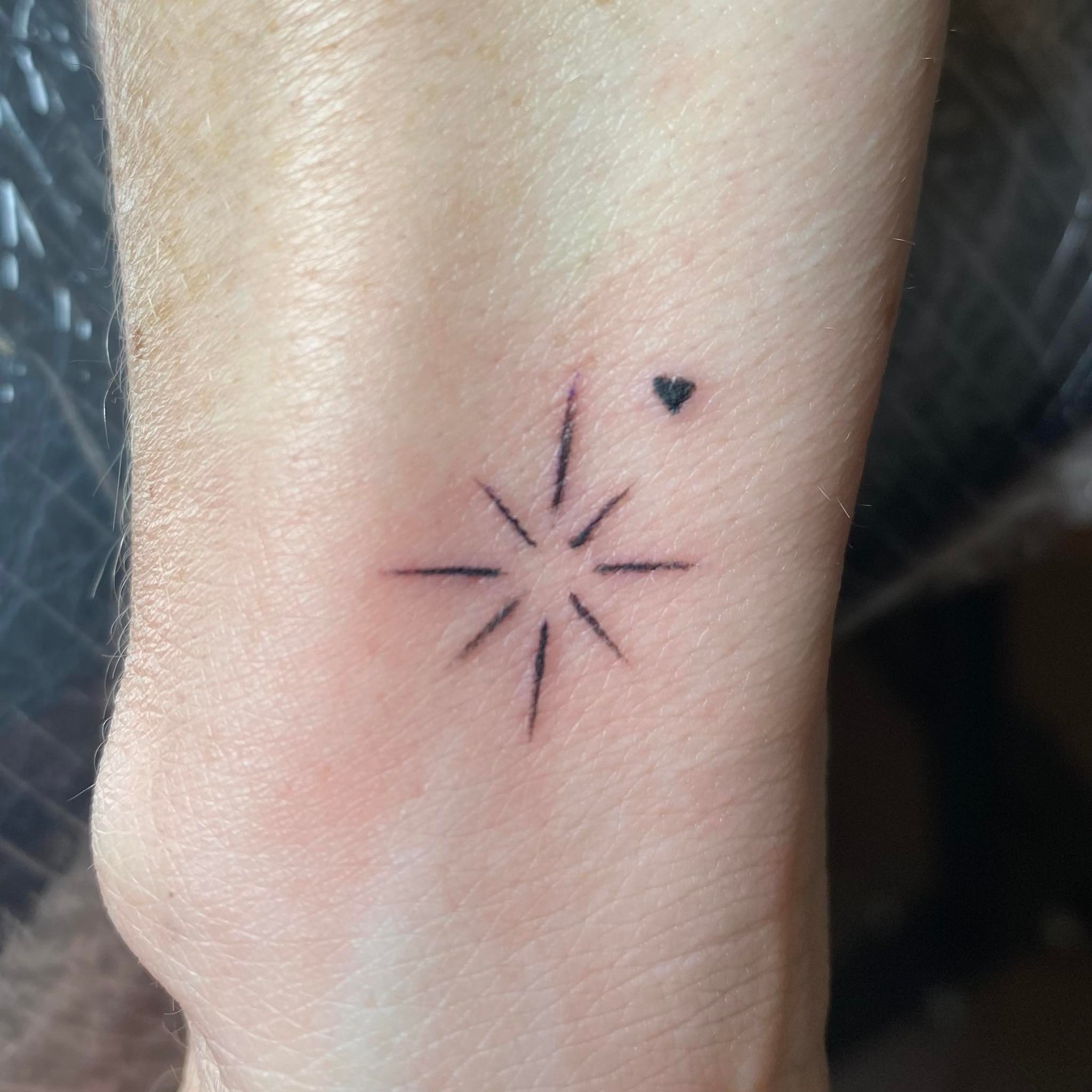 Fine Line Tattoo — Forbidden Ink — foto 15