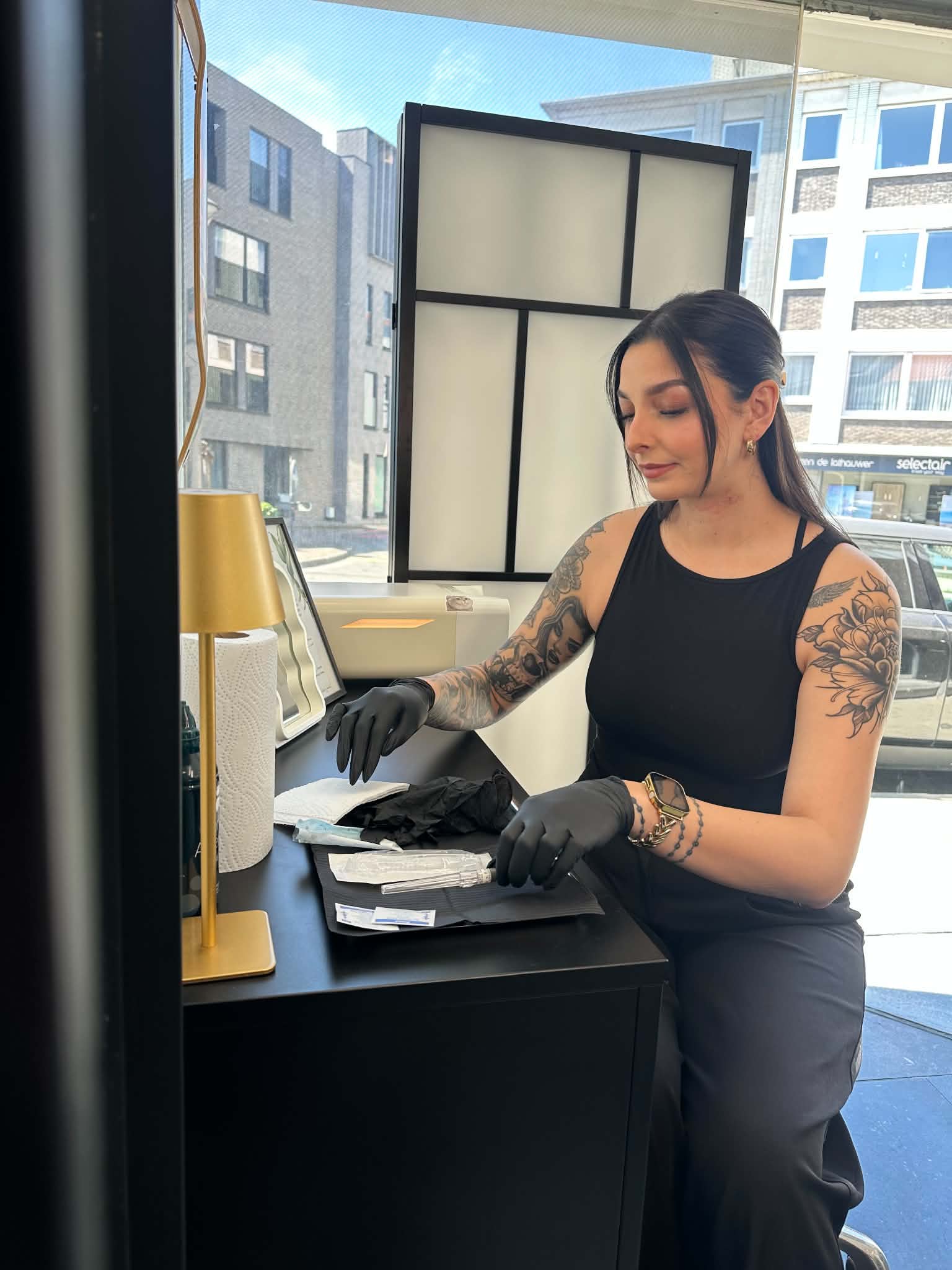 Anna Marie — piercer bij Forbidden Ink