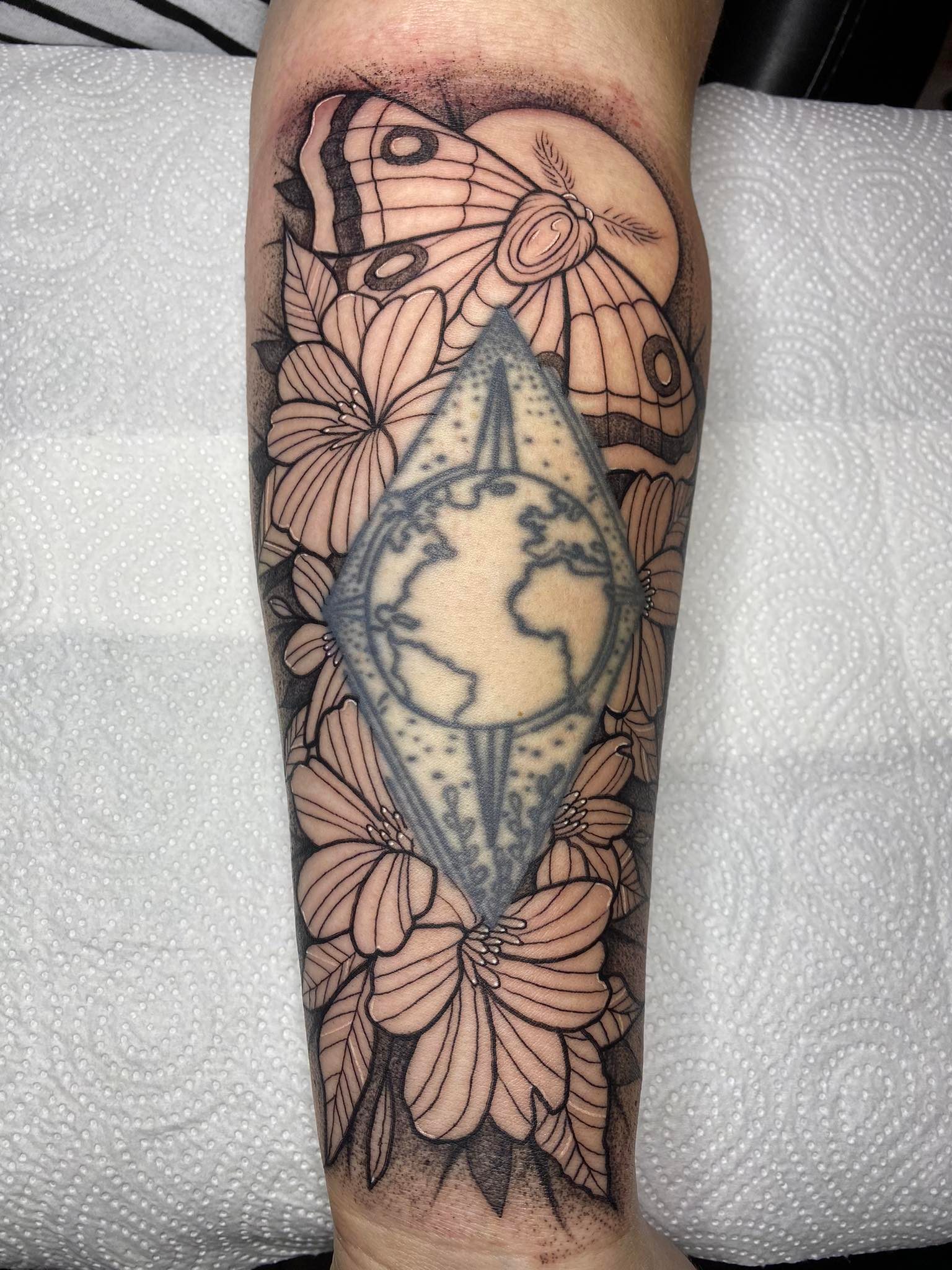 Floral Designs — Forbidden Ink — foto 10