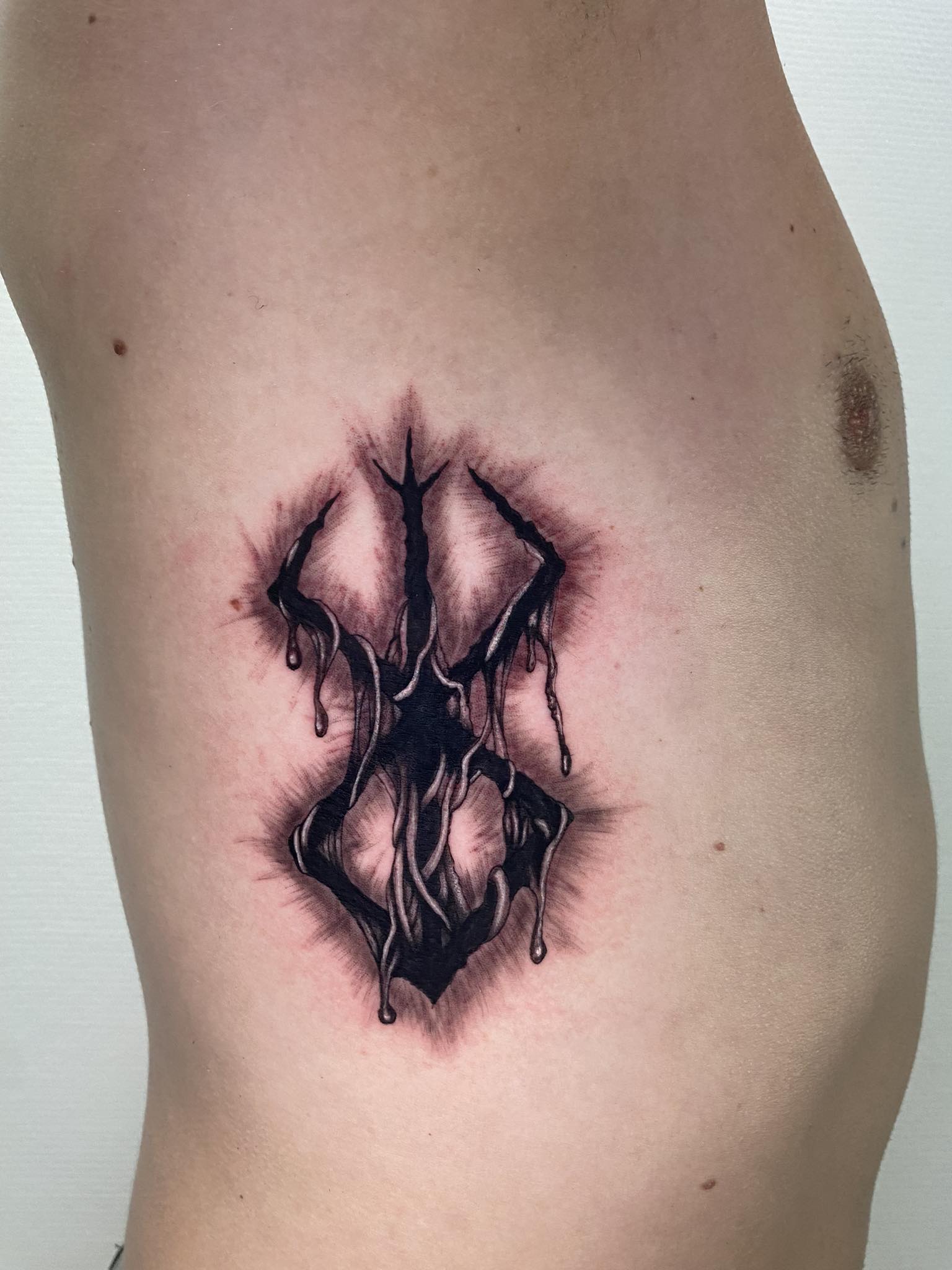 Custom Blackwork — Forbidden Ink — foto 73