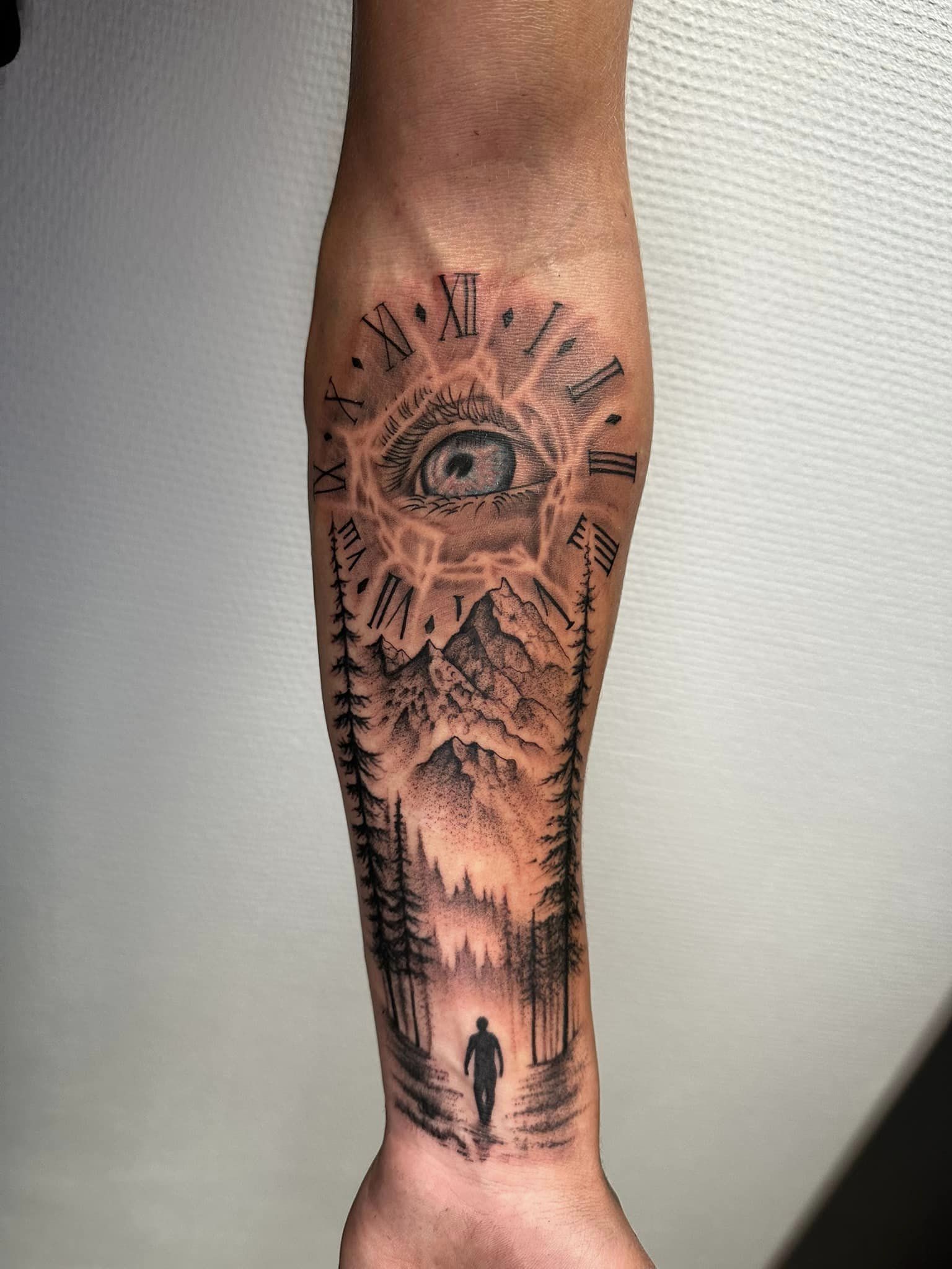 Black and Grey Realism — Forbidden Ink — foto 2