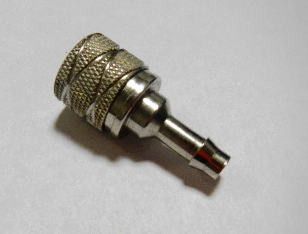 коннектор на шланг к топливному баку  8мм